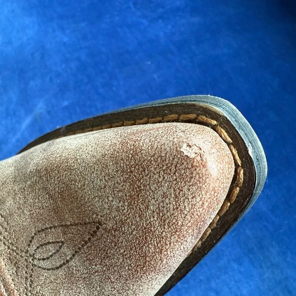 Durango Brown Heeled Boots with Embroidered Details - Picture 8 of 8